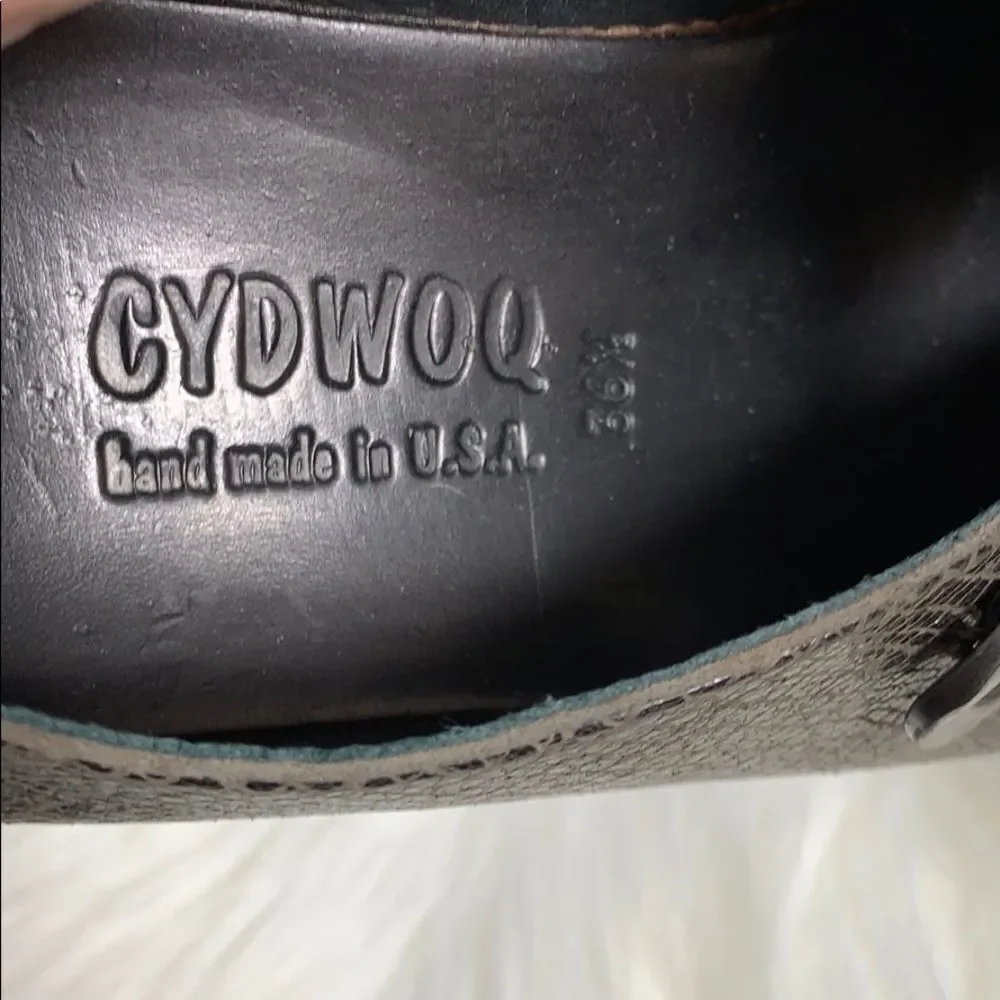 Cydwoq Two-Button‎ Gray Handmade Oxford NWOT 36.5/6